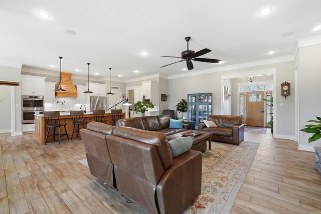 15 S Springhill Lane, Greenbrier, AR 72058