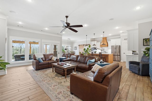 15 S Springhill Lane, Greenbrier, AR 72058