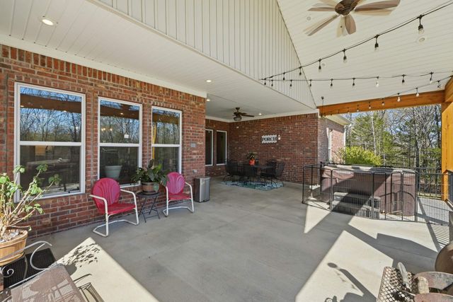 15 S Springhill Lane, Greenbrier, AR 72058