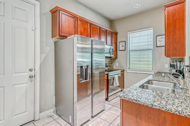 9113 Creekstone Lake Drive, Houston, TX 77054