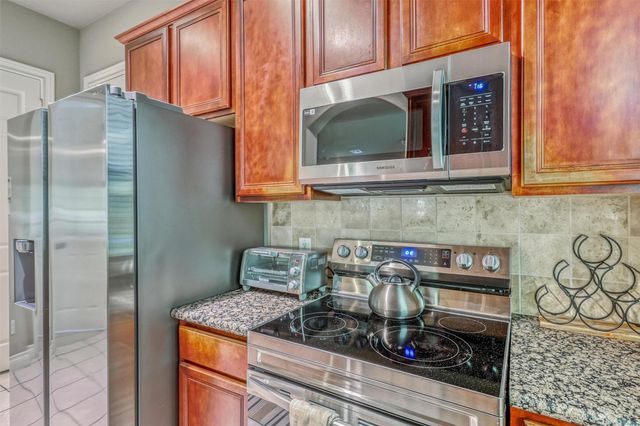 9113 Creekstone Lake Drive, Houston, TX 77054