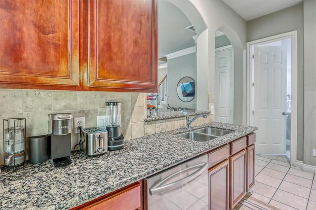 9113 Creekstone Lake Drive, Houston, TX 77054