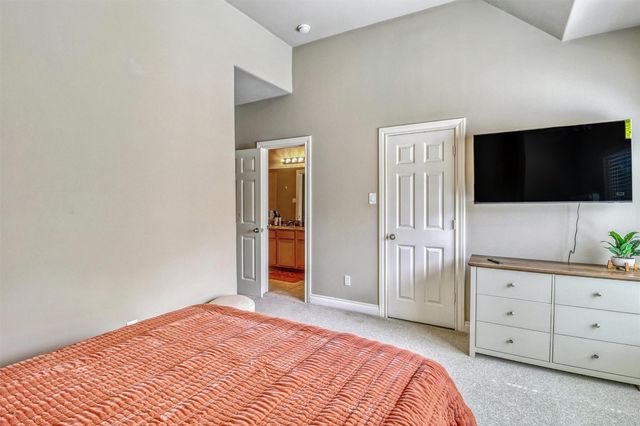 9113 Creekstone Lake Drive, Houston, TX 77054