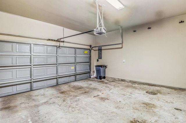 9113 Creekstone Lake Drive, Houston, TX 77054