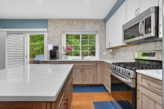 15001 PANSY CT, Woodbridge, VA 22193