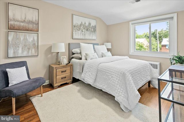 1420 WOODBINE ST, Alexandria, VA 22302