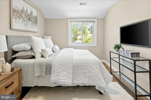 1420 WOODBINE ST, Alexandria, VA 22302