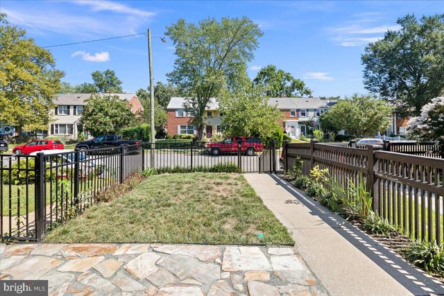1420 WOODBINE ST, Alexandria, VA 22302