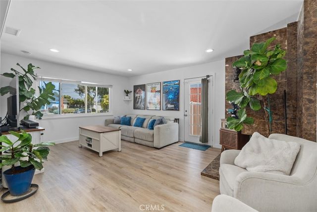 2264 E Standish, Anaheim, CA 92806