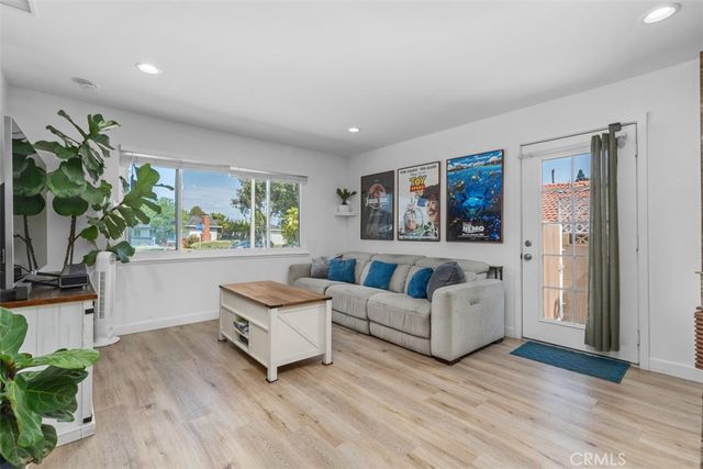 2264 E Standish, Anaheim, CA 92806