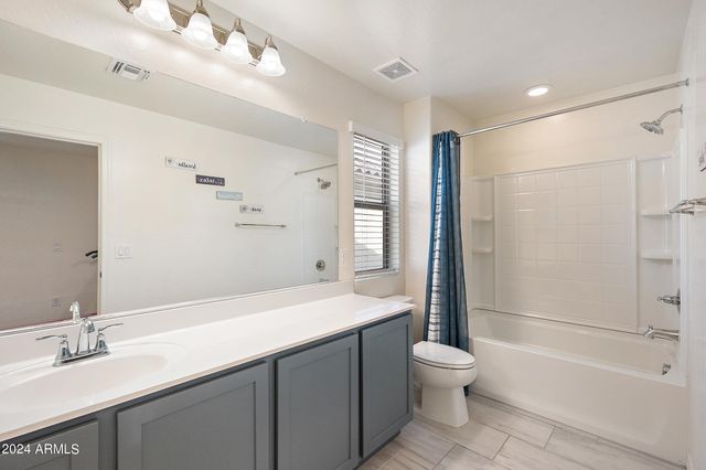 5807 W WARNER Street, Phoenix, AZ 85043