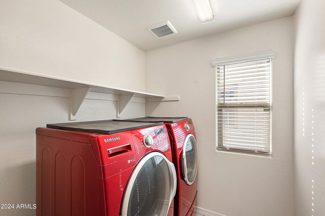 5807 W WARNER Street, Phoenix, AZ 85043