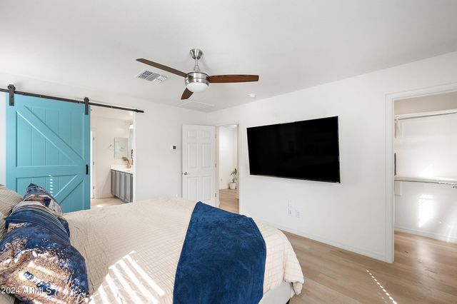 5807 W WARNER Street, Phoenix, AZ 85043