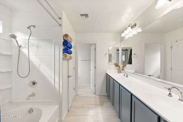 5807 W WARNER Street, Phoenix, AZ 85043