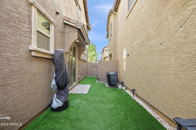 5807 W WARNER Street, Phoenix, AZ 85043