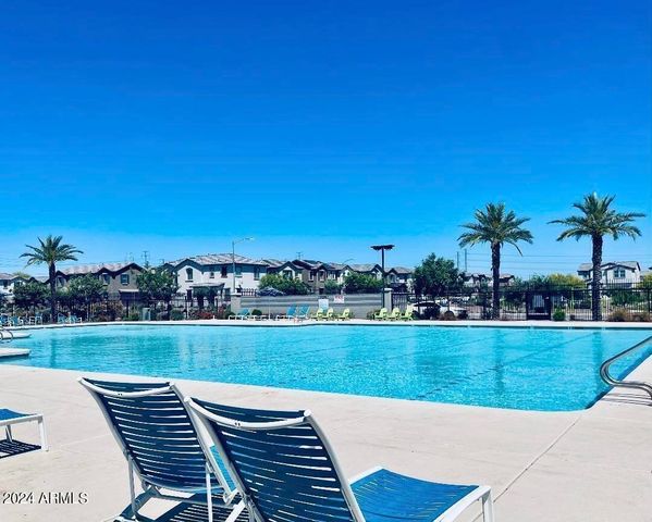 5807 W WARNER Street, Phoenix, AZ 85043