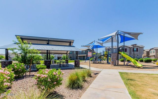 5807 W WARNER Street, Phoenix, AZ 85043