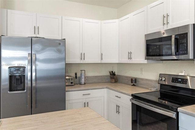 3226 W 108th St, Hialeah, FL 33018