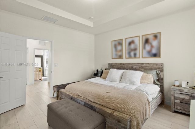 3226 W 108th St, Hialeah, FL 33018