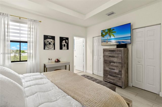 3226 W 108th St, Hialeah, FL 33018