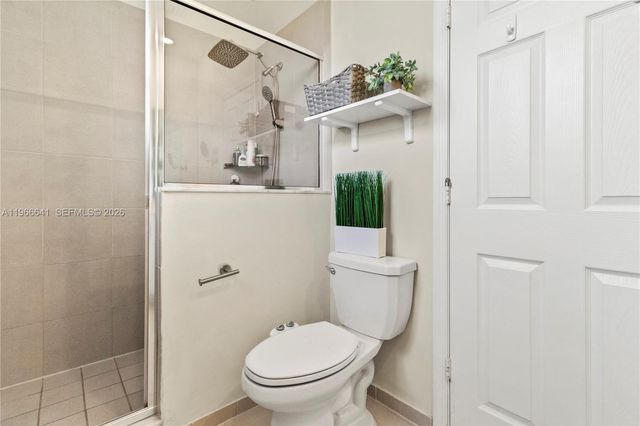 3226 W 108th St, Hialeah, FL 33018