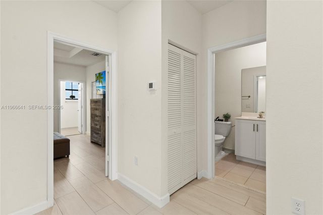 3226 W 108th St, Hialeah, FL 33018