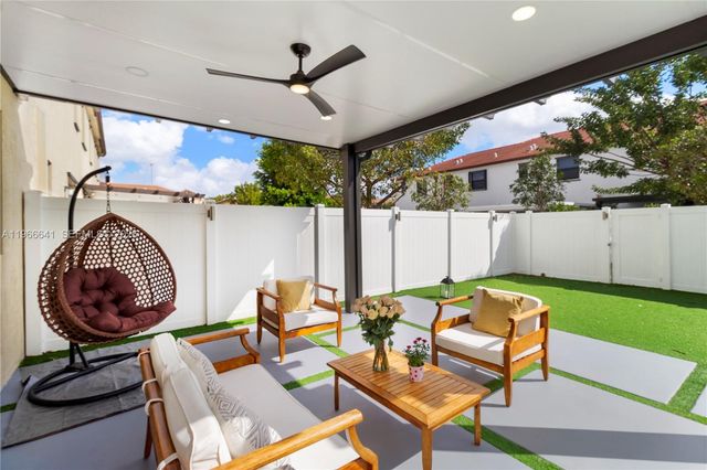 3226 W 108th St, Hialeah, FL 33018