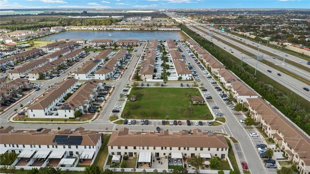 3226 W 108th St, Hialeah, FL 33018