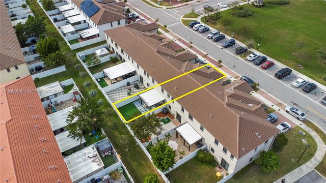 3226 W 108th St, Hialeah, FL 33018