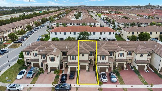 3226 W 108th St, Hialeah, FL 33018