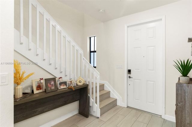 3226 W 108th St, Hialeah, FL 33018