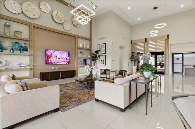 3226 W 108th St, Hialeah, FL 33018