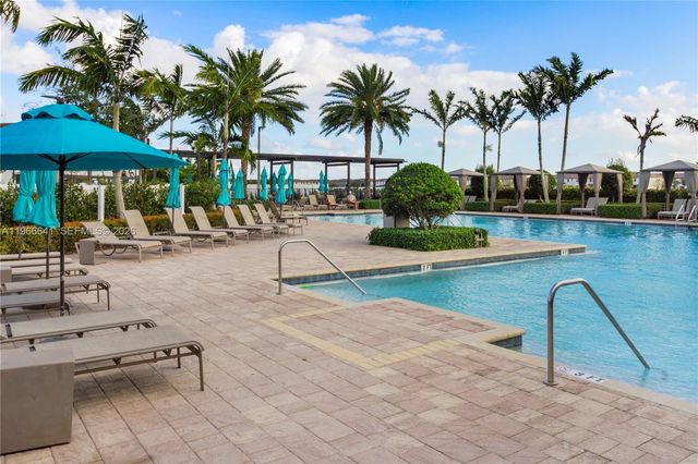 3226 W 108th St, Hialeah, FL 33018