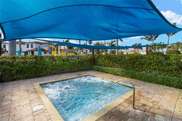 3226 W 108th St, Hialeah, FL 33018