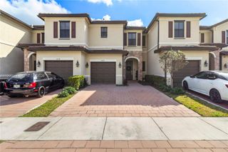 3226 W 108th St, Hialeah, FL 33018