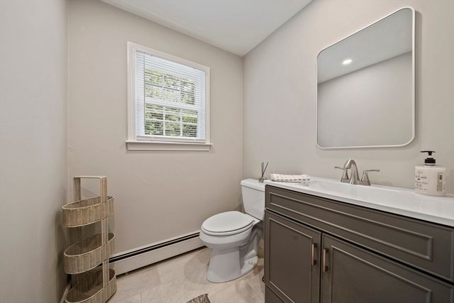 20 Aldana Rd, Halifax, MA 02338