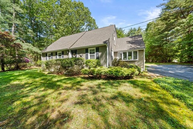 20 Aldana Rd, Halifax, MA 02338