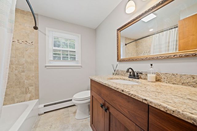 20 Aldana Rd, Halifax, MA 02338