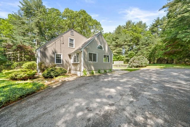 20 Aldana Rd, Halifax, MA 02338