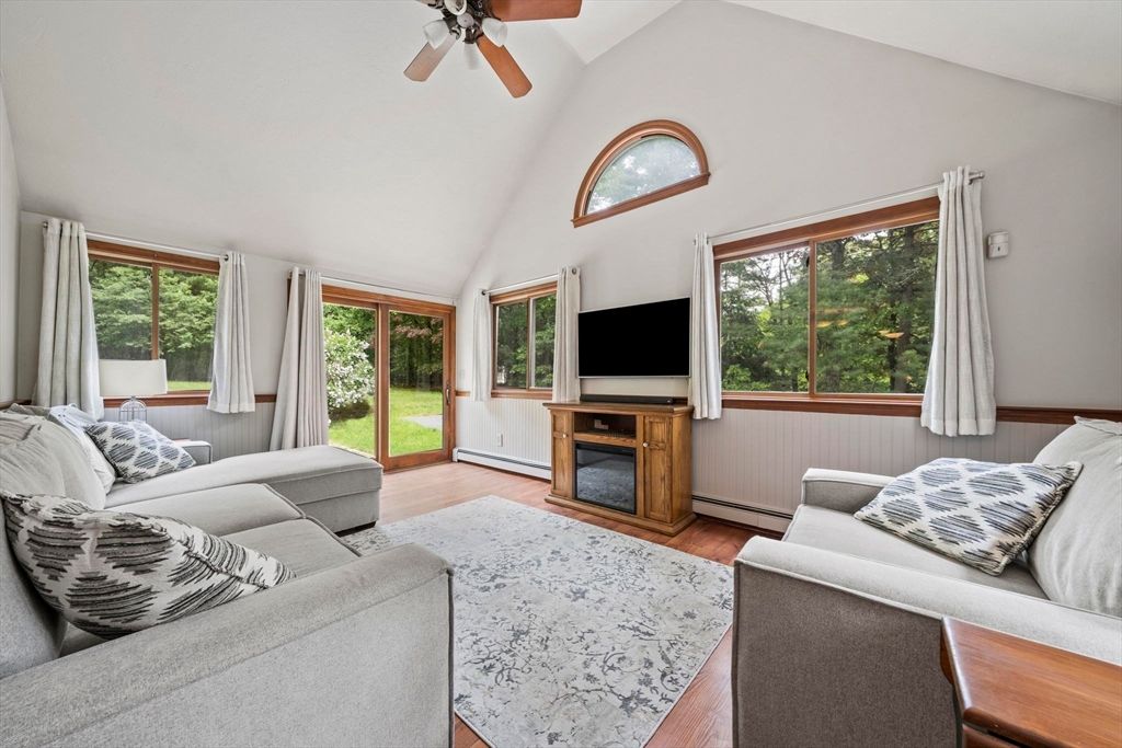 20 Aldana Rd, Halifax, MA 02338