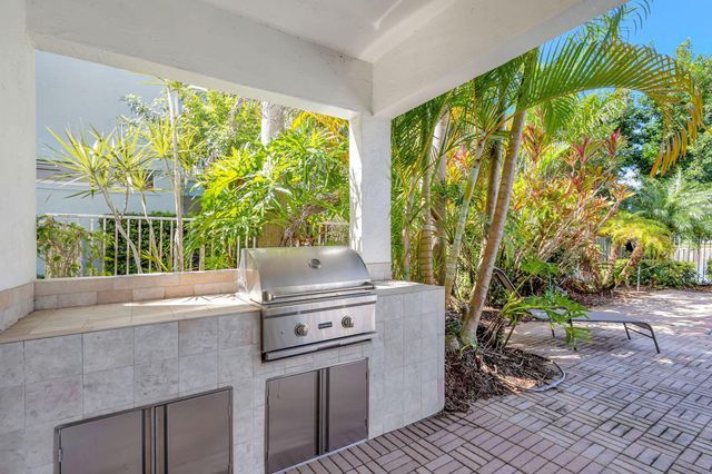 2297 Merriweather Way, Wellington, FL 33414