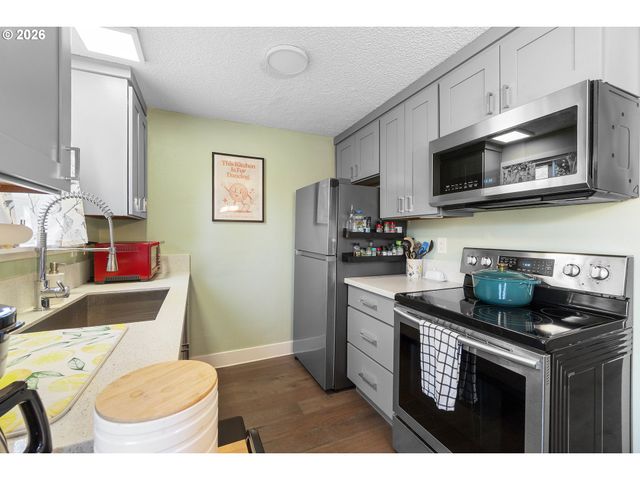 16851 Se POWELL Blvd, Portland, OR 97236