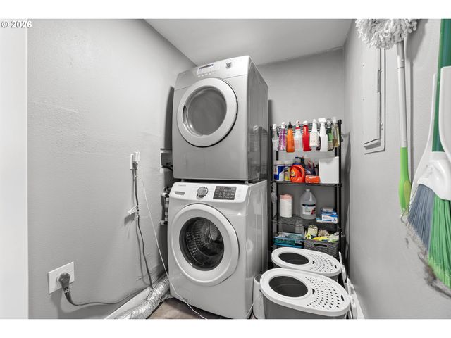 16851 Se POWELL Blvd, Portland, OR 97236