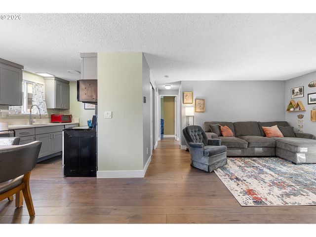 16851 Se POWELL Blvd, Portland, OR 97236