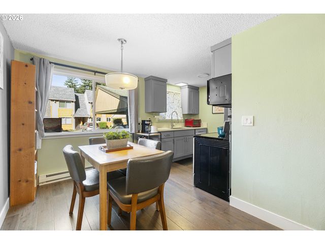 16851 Se POWELL Blvd, Portland, OR 97236