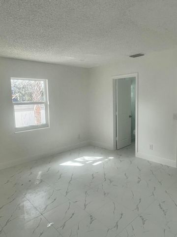 2747 Summit Boulevard, West Palm Beach, FL 33406