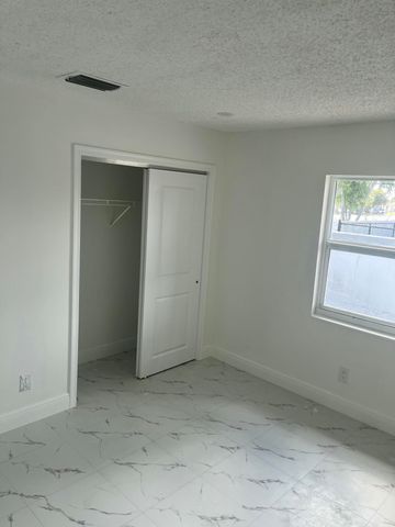 2747 Summit Boulevard, West Palm Beach, FL 33406