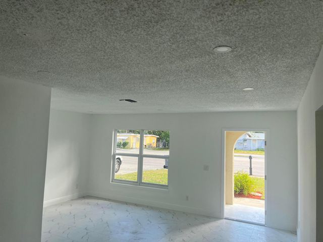 2747 Summit Boulevard, West Palm Beach, FL 33406
