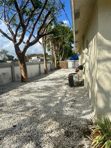 2747 Summit Boulevard, West Palm Beach, FL 33406