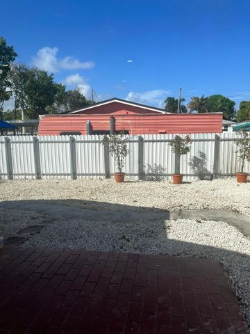 2747 Summit Boulevard, West Palm Beach, FL 33406